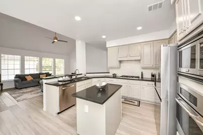 7130 Glenwood Drive, Sugar Land, TX 77479 - Photo 29