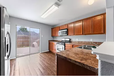 8703 Summerset Meadow Court, Houston, TX 77075 - Photo 11