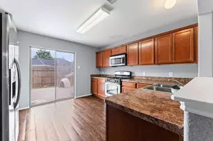 8703 Summerset Meadow Ct, Houston, TX 77075 - Photo 11