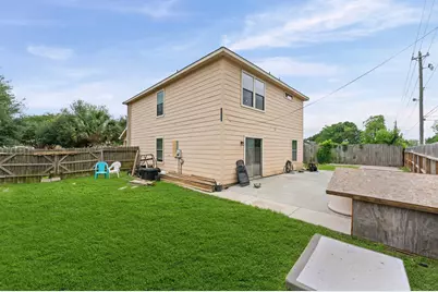 8703 Summerset Meadow Court, Houston, TX 77075 - Photo 27