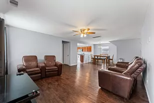 8703 Summerset Meadow Ct, Houston, TX 77075 - Photo 7