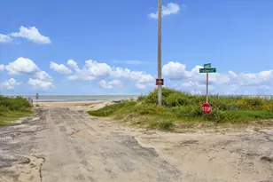 923 Tidelands Dr, Crystal Beach, TX 77650 - Photo 33
