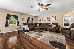 425 S Brownell St, La Porte, TX 77571 - Photo 13