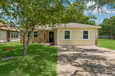 425 S Brownell Street, La Porte, TX 77571 - Photo 1