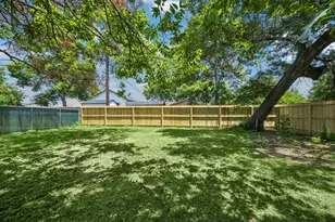 425 S Brownell St, La Porte, TX 77571 - Photo 3