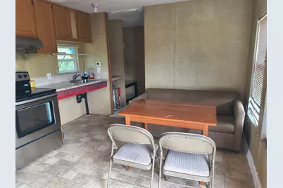 613 Troy Street, Anahuac, TX 77514 - Photo 7