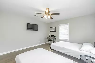 1102 45th Street, Galveston, TX 77550 - Photo 33