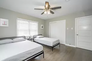 1102 45th St, Galveston, TX 77550 - Photo 31