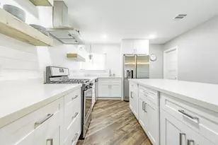 1102 45th St, Galveston, TX 77550 - Photo 13