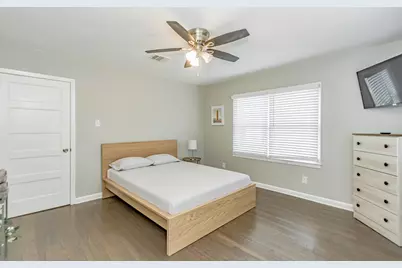 1102 45th Street, Galveston, TX 77550 - Photo 19