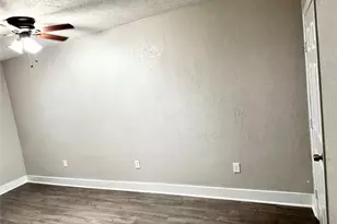 10206 Buena Park Dr, Houston, TX 77089 - Photo 9