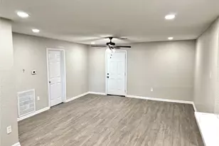 10206 Buena Park Dr, Houston, TX 77089 - Photo 5