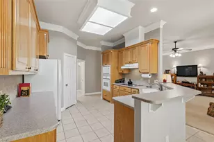 401 Sapphire Dr, College Station, TX 77845 - Photo 7