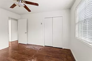 1737 S Park Dr, Alvin, TX 77511 - Photo 17