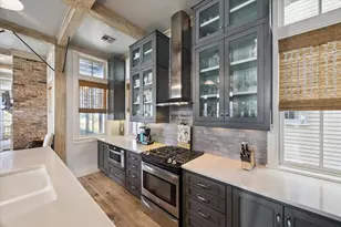 2653 E Seaside Dr, Galveston, TX 77550 - Photo 7