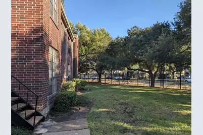 8055 Cambridge Street #16, Houston, TX 77054 - Photo 11