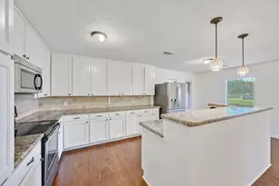 2504 Broadmoor Dr, Bryan, TX 77802 - Photo 3