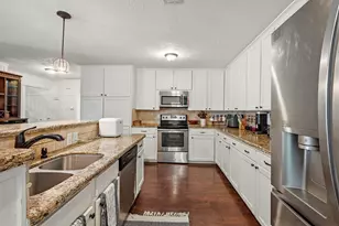 2504 Broadmoor Dr, Bryan, TX 77802 - Photo 9