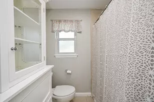 6555 Grovewood Ln, Houston, TX 77008 - Photo 17