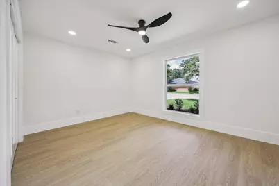 9419 Greenwillow Drive, Houston, TX 77096 - Photo 25
