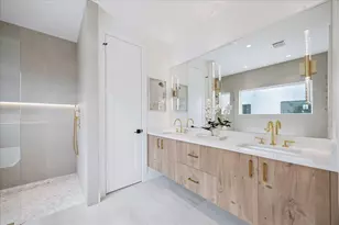 729 W 21st St, Houston, TX 77008 - Photo 27