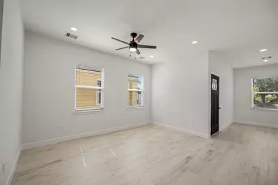 1078 Saint Clair Street #B, Houston, TX 77088 - Photo 15
