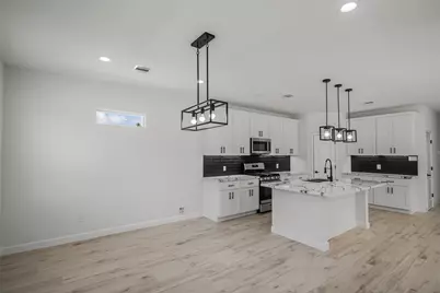 1078 Saint Clair Street #B, Houston, TX 77088 - Photo 7