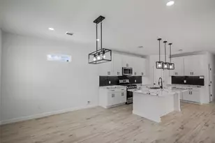 1078 St Clair St, Houston, TX 77088 - Photo 7