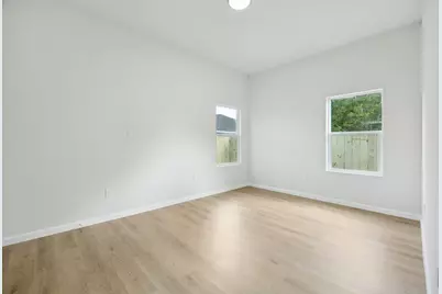 303 Cartersville Street, Houston, TX 77029 - Photo 9