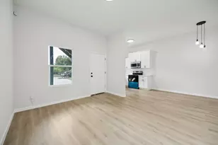 303 Cartersville St, Houston, TX 77029 - Photo 3