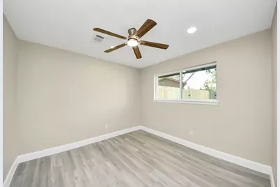 4703 Quail Hollow Drive, Baytown, TX 77521 - Photo 13