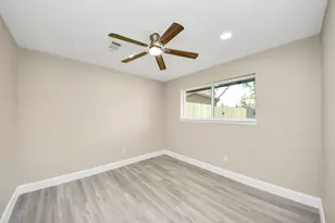 4703 Quail Hollow Dr, Baytown, TX 77521 - Photo 13