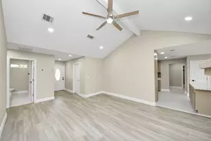 4703 Quail Hollow Dr, Baytown, TX 77521 - Photo 5