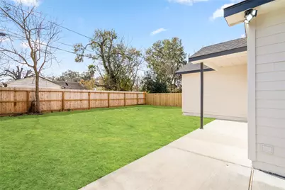 8056 Meadowbrook Drive, Houston, TX 77017 - Photo 27