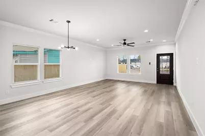 8056 Meadowbrook Drive, Houston, TX 77017 - Photo 7