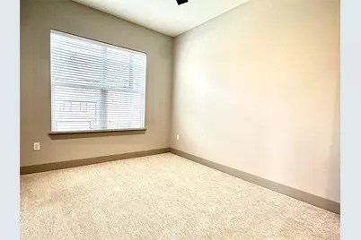 401 W 25th Street #1423, Houston, TX 77008 - Photo 17