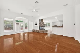 22 Westwinds Circle NE, The Woodlands, TX 77382 - Photo 7