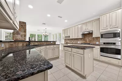 22 Westwinds Circle NE, The Woodlands, TX 77382 - Photo 15