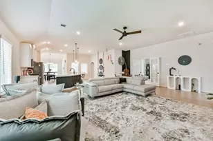 248 Eagleville Dr, Alvin, TX 77511 - Photo 5