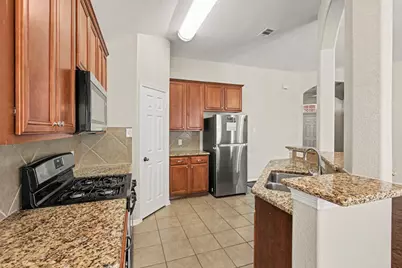 7819 Mary Katheryns Crossing, Conroe, TX 77304 - Photo 15