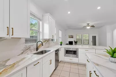 138 Meadow Landing Drive, Conroe, TX 77384 - Photo 13
