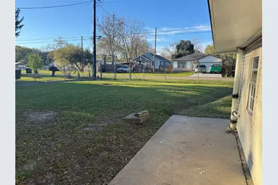 406 S 7th Street, Alvin, TX 77511 - Photo 13