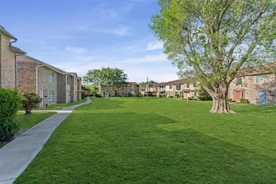 1055 Willow Oaks Circle, Pasadena, TX 77506 - Photo 3