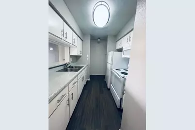 420 Garland Drive #208, Lake Jackson, TX 77566 - Photo 5