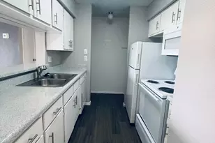 420 Garland Dr, Lake Jackson, TX 77566 - Photo 5