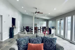 420 Garland Dr, Lake Jackson, TX 77566 - Photo 3