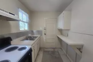 2221 35th St, Galveston, TX 77550 - Photo 5