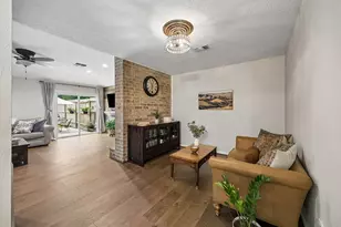 1335 Bullock Ln, Houston, TX 77055 - Photo 9
