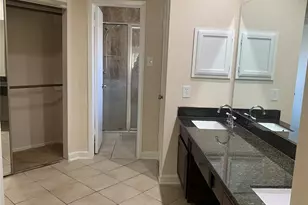 2214 S Ferrisburg Ct, Sugar Land, TX 77478 - Photo 9