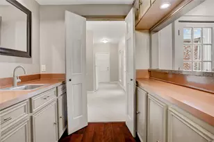 7514 Olympia Dr, Houston, TX 77063 - Photo 11